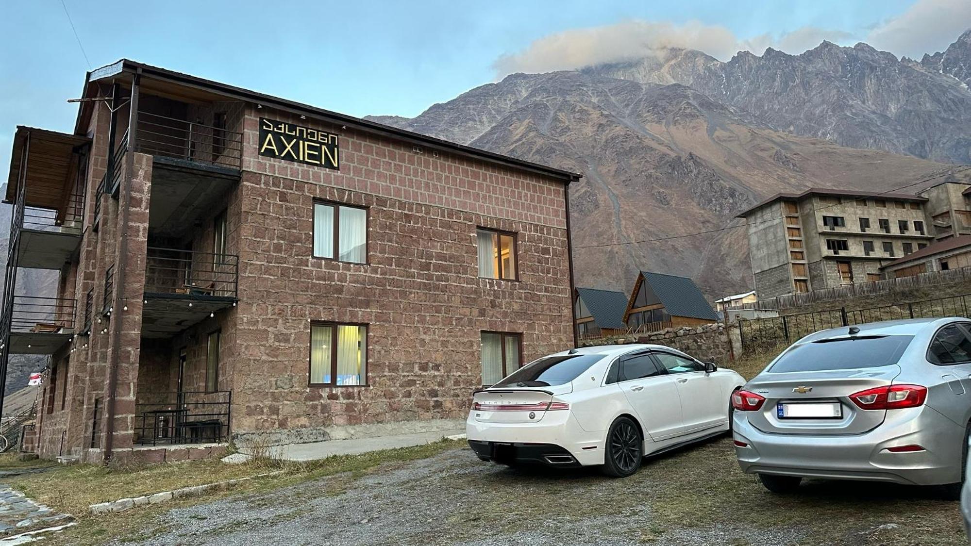 Hotel Axien Kazbegi Exterior photo