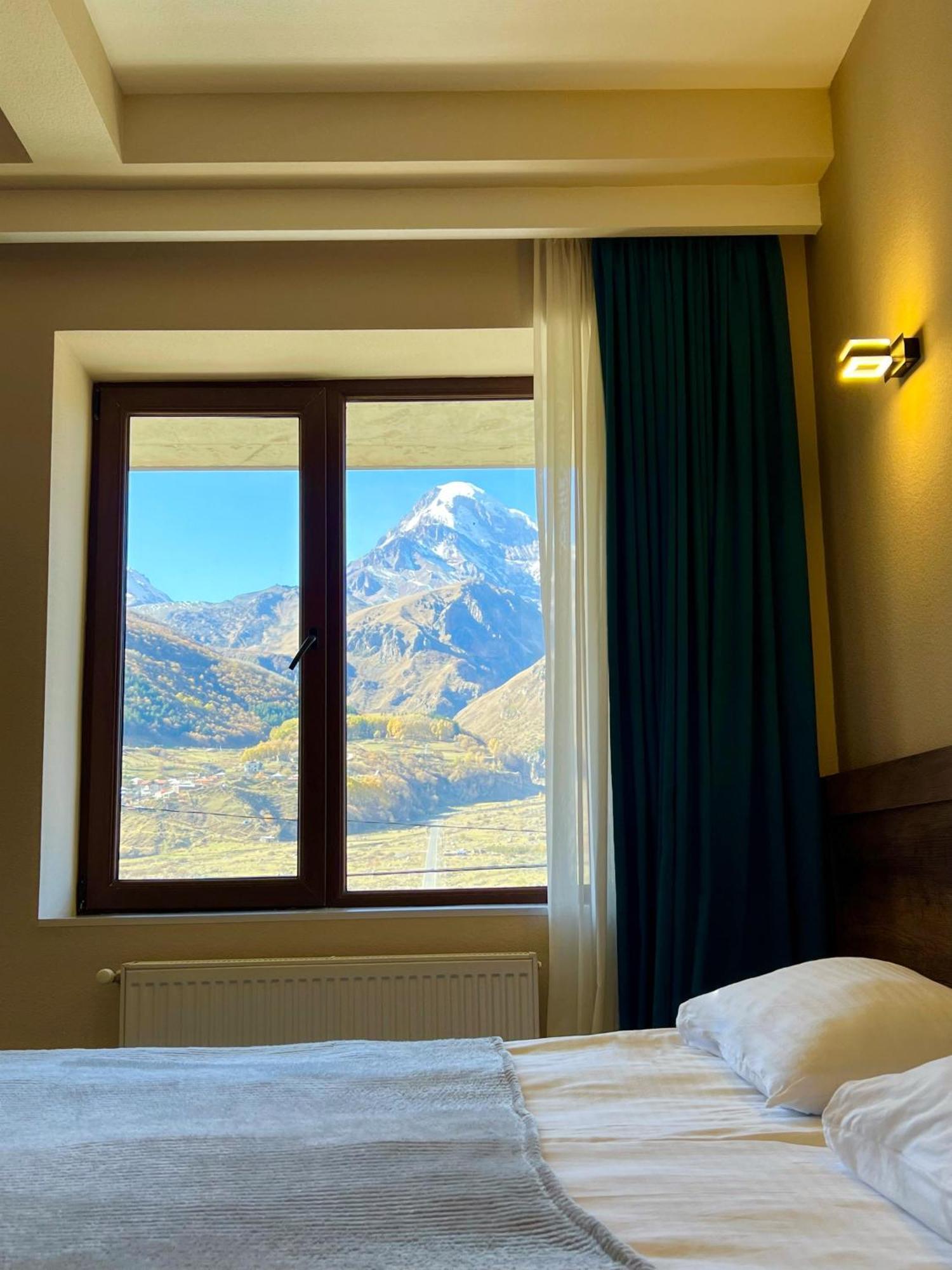 Hotel Axien Kazbegi Exterior photo