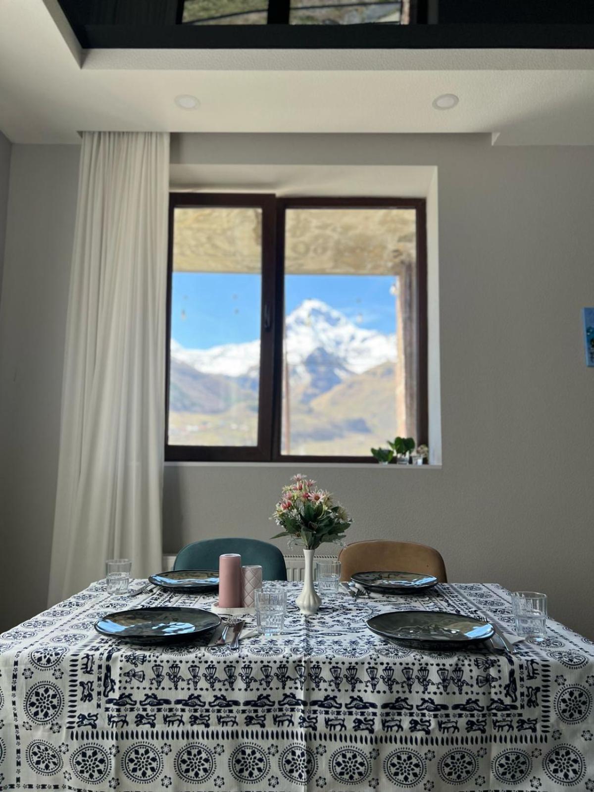 Hotel Axien Kazbegi Exterior photo
